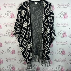 H&M cardigan poncho style fringe tassle Aztec Black and White Patterned Poncho
